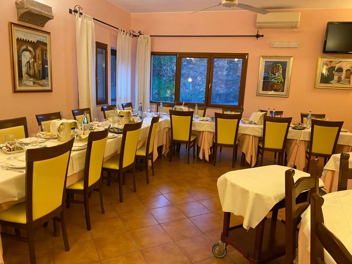 维拉普特祖 Il Castello酒店 外观 照片