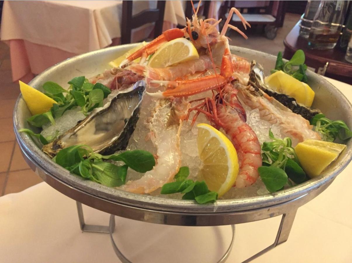 维拉普特祖 Il Castello酒店 外观 照片